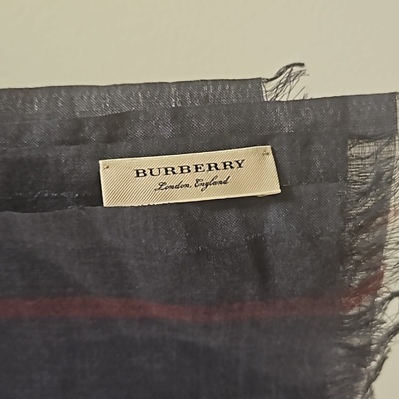 Burberry Scarf - Picture 2 of 8